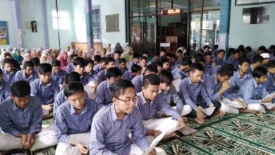 Tadarus Alquran dan Istighosah di salah satu SMA di Jember. Sumber foto: Istimewa.