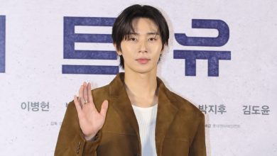 Park Seo Joon saat konferensi pers film 'Concrete Utopia' Sumber Foto: News1