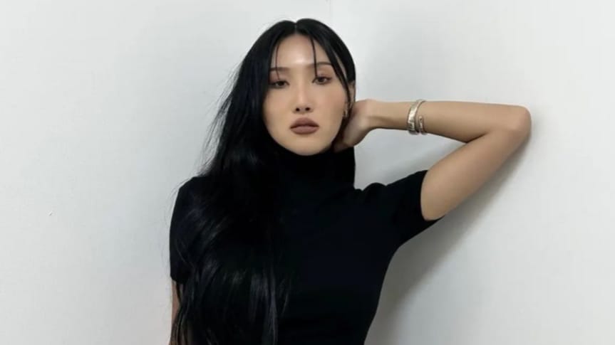 Hwasa MAMAMOO Sumber Foto: Instagram @_mariahwasa