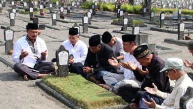 Anjuran Ulma’ Untuk Berziarah Ke Makam Orang Meninggal