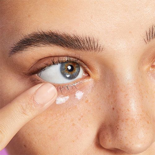 Cara Pengunaan Eye Cream. Sumber Foto: Pinterest