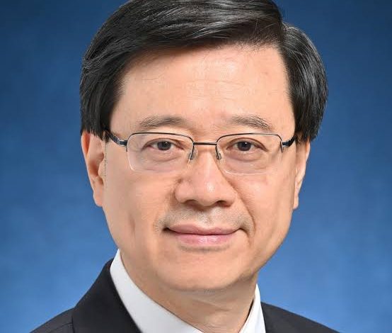 John Lee Ka-chiu (Kepala Eksekutif daerah Administratif khusus Hong Kong). Sumber Foto: Twitter @JohnLeeKac