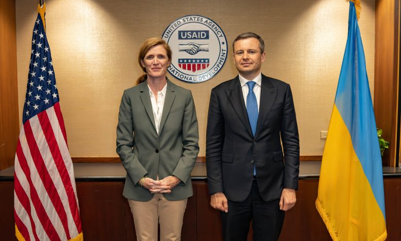 Samantha Power (Kepala bantuan AS) dan Sergi Marchenko (Menteri Keuangan Ukraina). Sumber Foto: Twitter @PowerUSAID