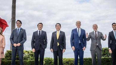 Para pemimpin negara G7 ketika foto bersama. Sumber Foto: Twitter @Vendra_Deje