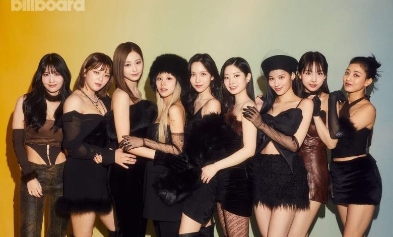 TWICE Sumber Foto: Billboard