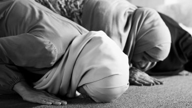 Ilustrasi Sujud Syukur. Sumber Foto: freepik.com