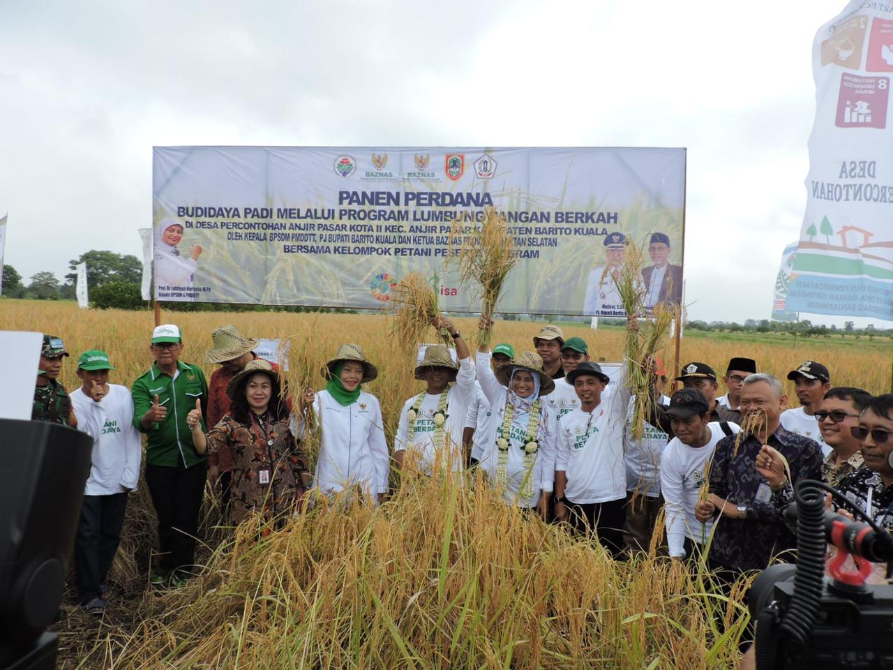 Panen Perdana. Sumber foto: Istimewa