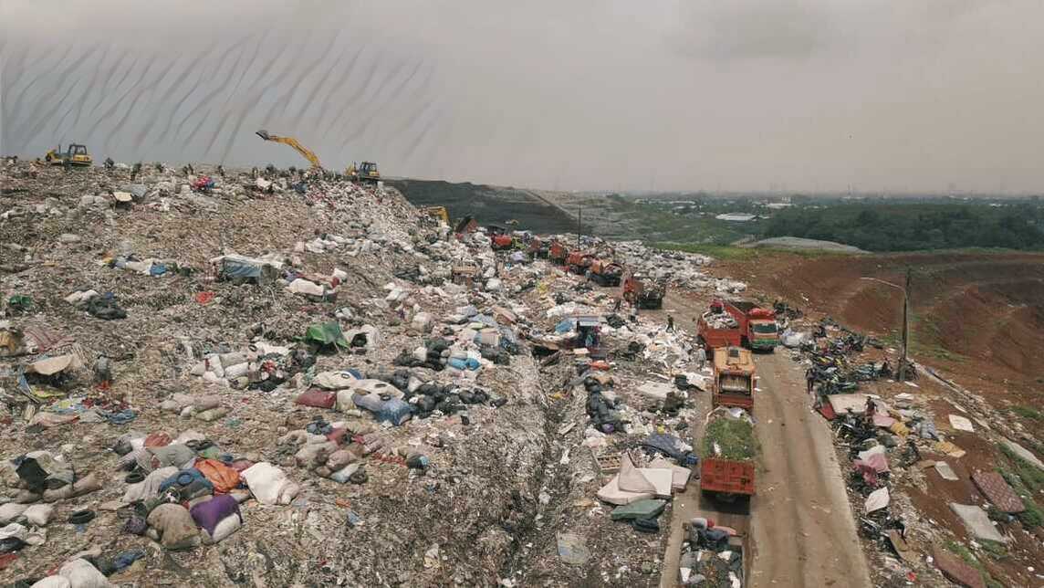 Gunung Sampah di Negeri Surga