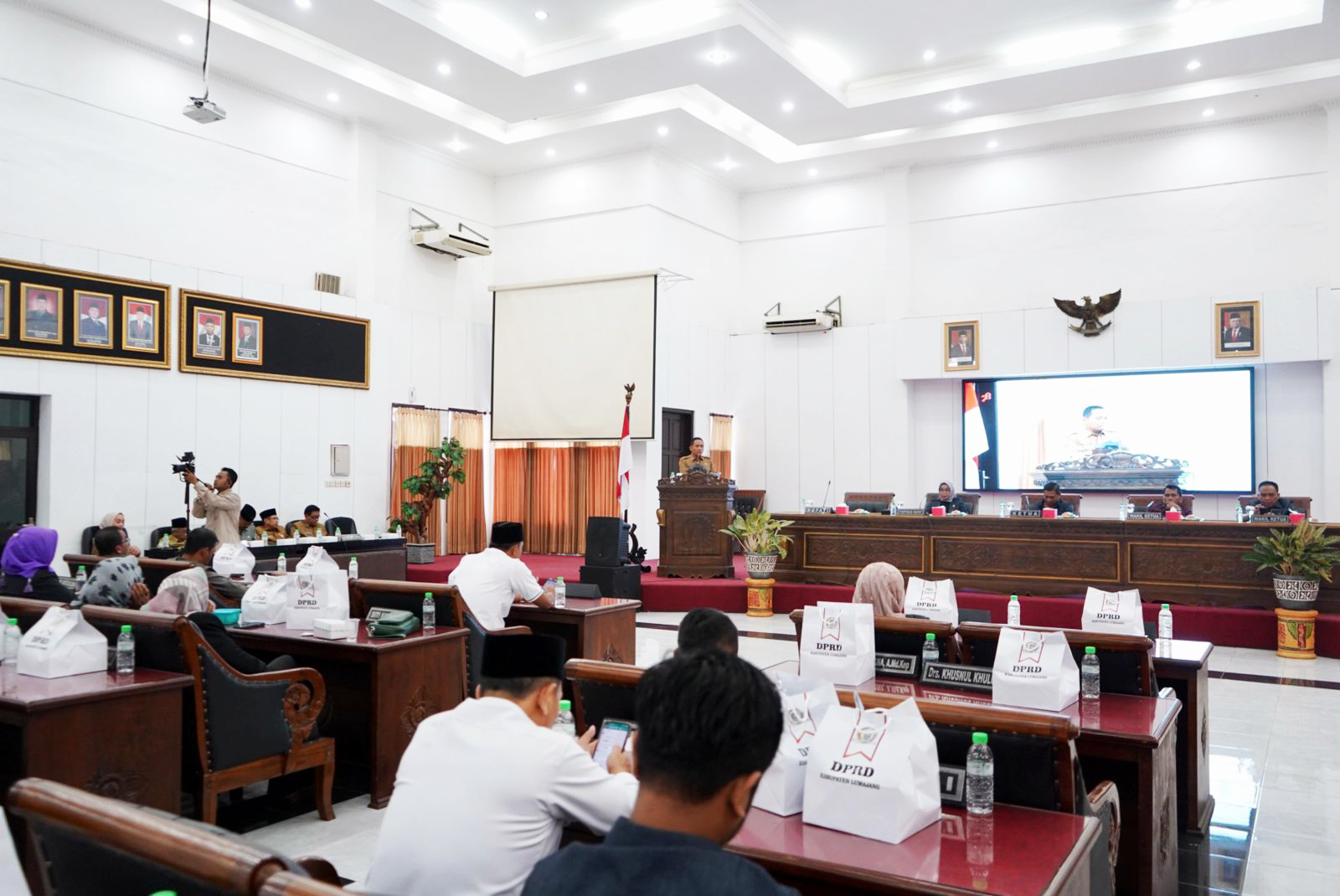 kata Bupati Lumajang Thoriqul Haq (Cak Thoriq) dalam Rapat Paripurna AMJ DPRD Kabupaten Lumajang. Sumber foto: Pemkab Lumajang