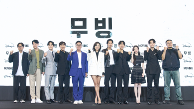 Para kru dan pemain drama 'Moving' Sumber Foto: Pann Nate