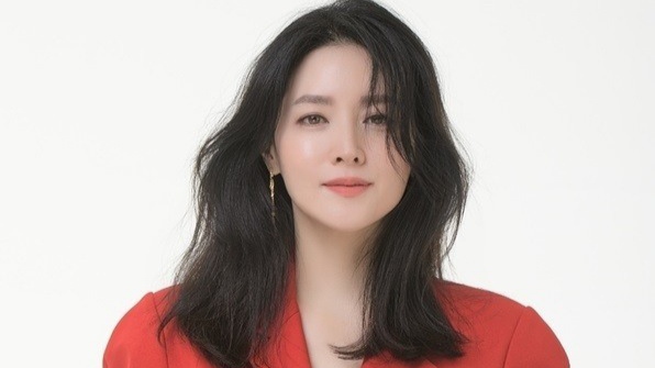 Lee Young Ae Sumber Foto: Naver