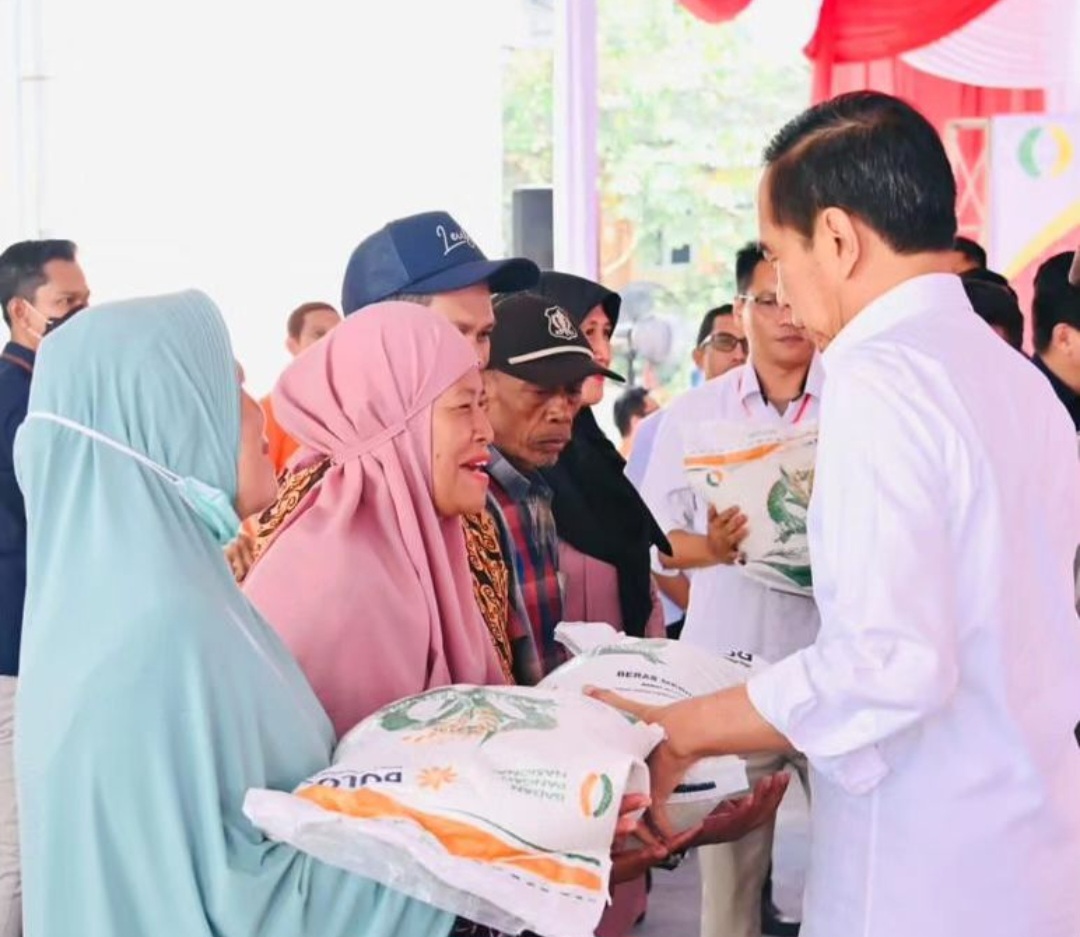 Jokowi Beberkan Alasan Impor Beras 400 Ribu Ton