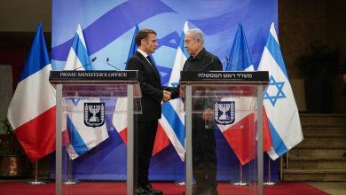Emmanuel Macron (Presiden Prancis) bersamaan dengan Benjamin Netanyahu (Perdana Menteri Israel. Sumber foto: akun X @EmmanuelMacron