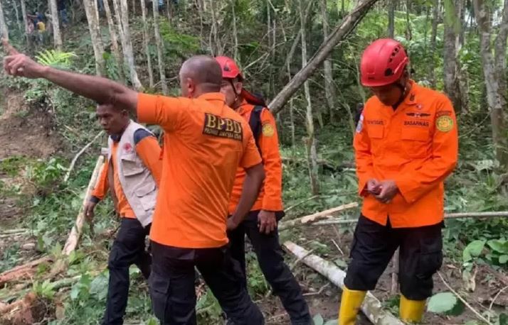 Home Sumatera Utara 2 Orang Terkubur Longsor di Simalungun