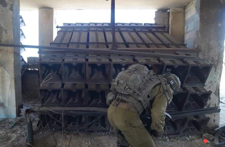 Pasukan Israel saat menemukan tempat peluncuran roket Hamas di Gaza. Sumber foto: akun X @AbahDeon