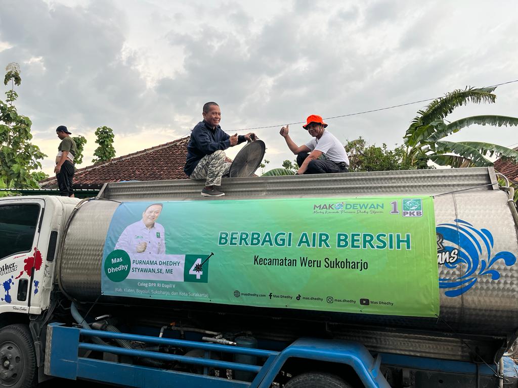 Pembagian Air Bersih. Sumber foto: Istimewa