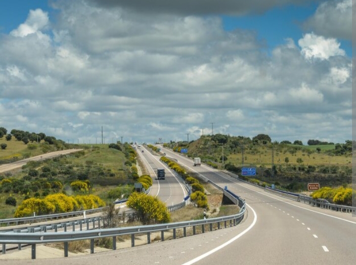 Jalan Tol. Sumber Foto: Website Freepik