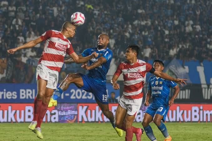 Kontra Strategi Persib Bandung dalam Mengalahkan Madura United