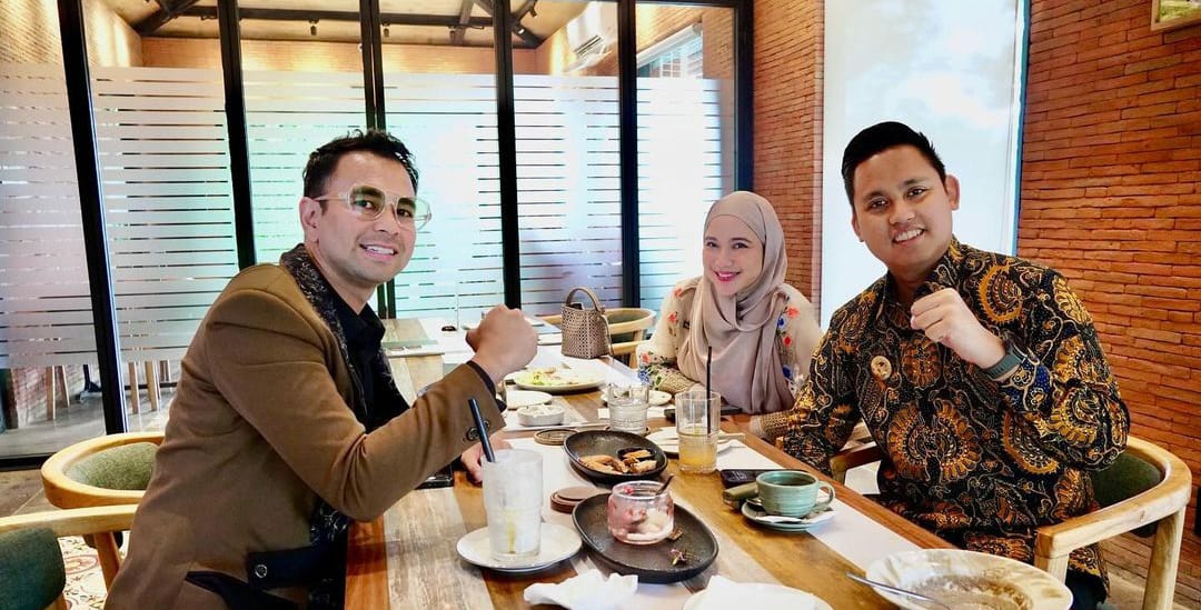 Raffi Ahmad (kiri), Dico (Kanan) dan Chacha. Sumber foto: Instagram @dicoganinduto