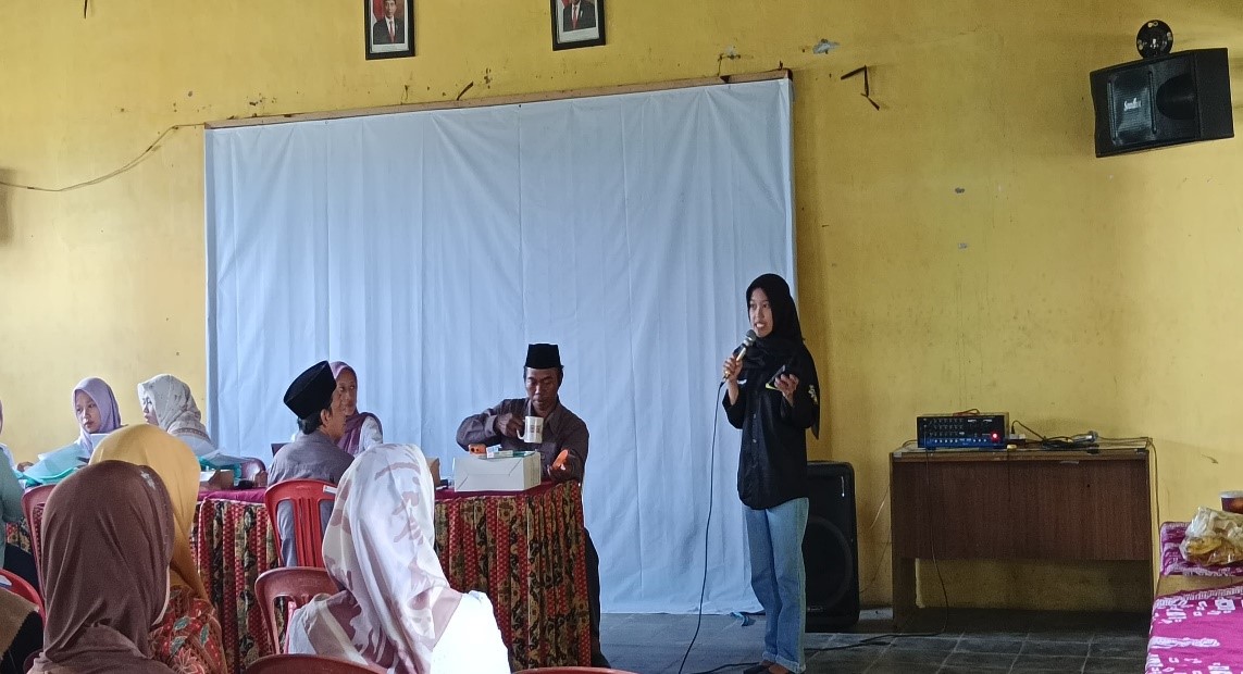 Mahasiswa PMI UIN Salatiga Melakukan Sosialisasi Layanan Lapak Desa di Desa Kesongo