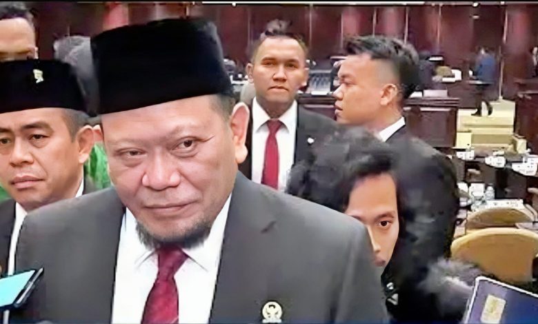 Ketua DPD Ajak Prabowo Kembalikan Naskah Asli UUD 1945