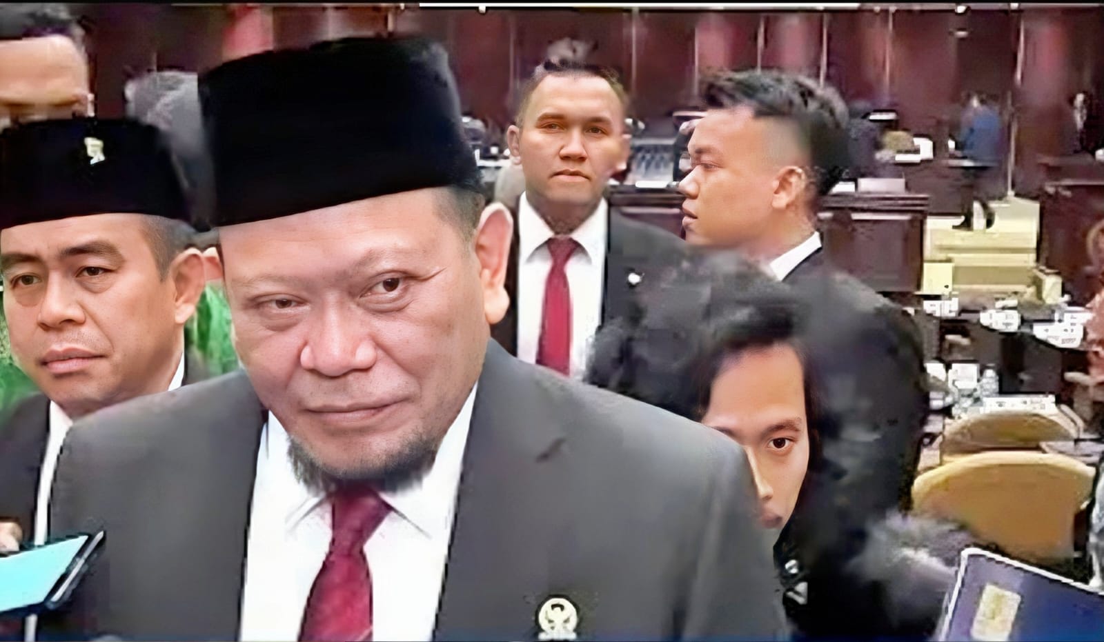 Ketua DPD Ajak Prabowo Kembalikan Naskah Asli UUD 1945