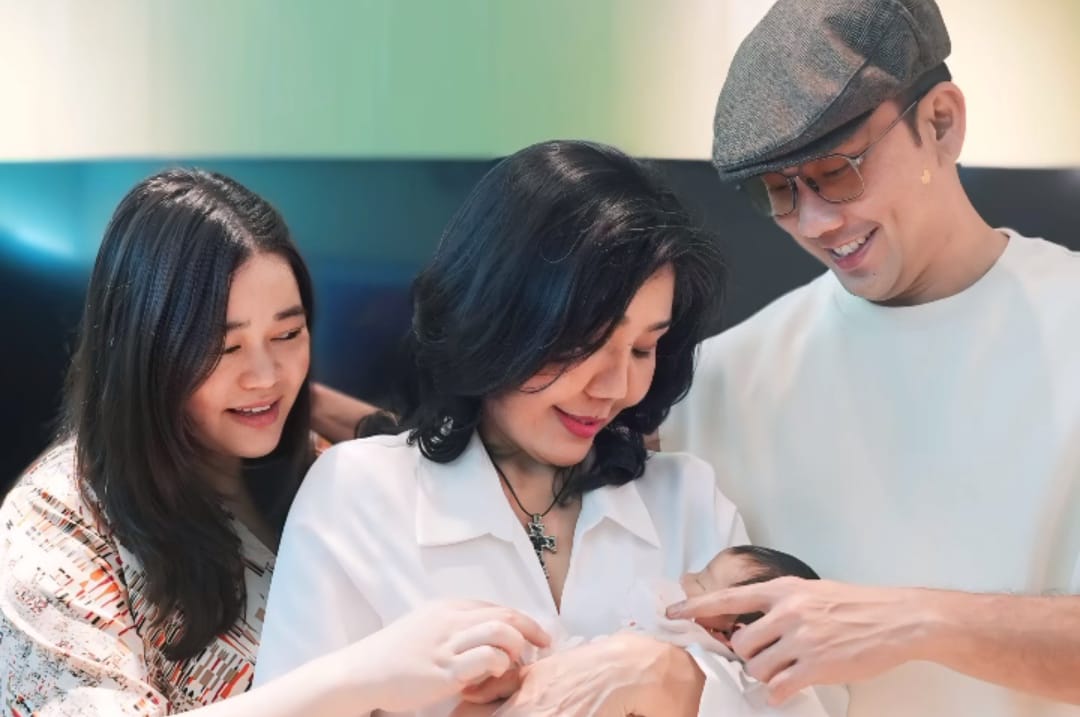 Selamat! Istri Denny Sumargo Lahirkan Anak Pertama