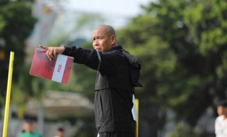 Pelatih Timnas Indonesia U-17, Nova Arianto Foto: Twitter @bahaspemainbola