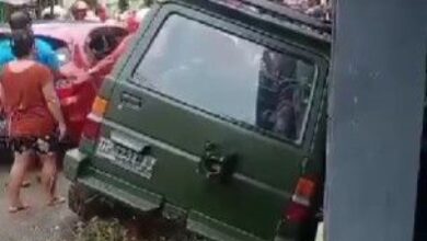 mobil Daihatsu Feroza berwarna hijau y menabrak lima murid Sekolah Dasar, Sumber foto: Istimewa