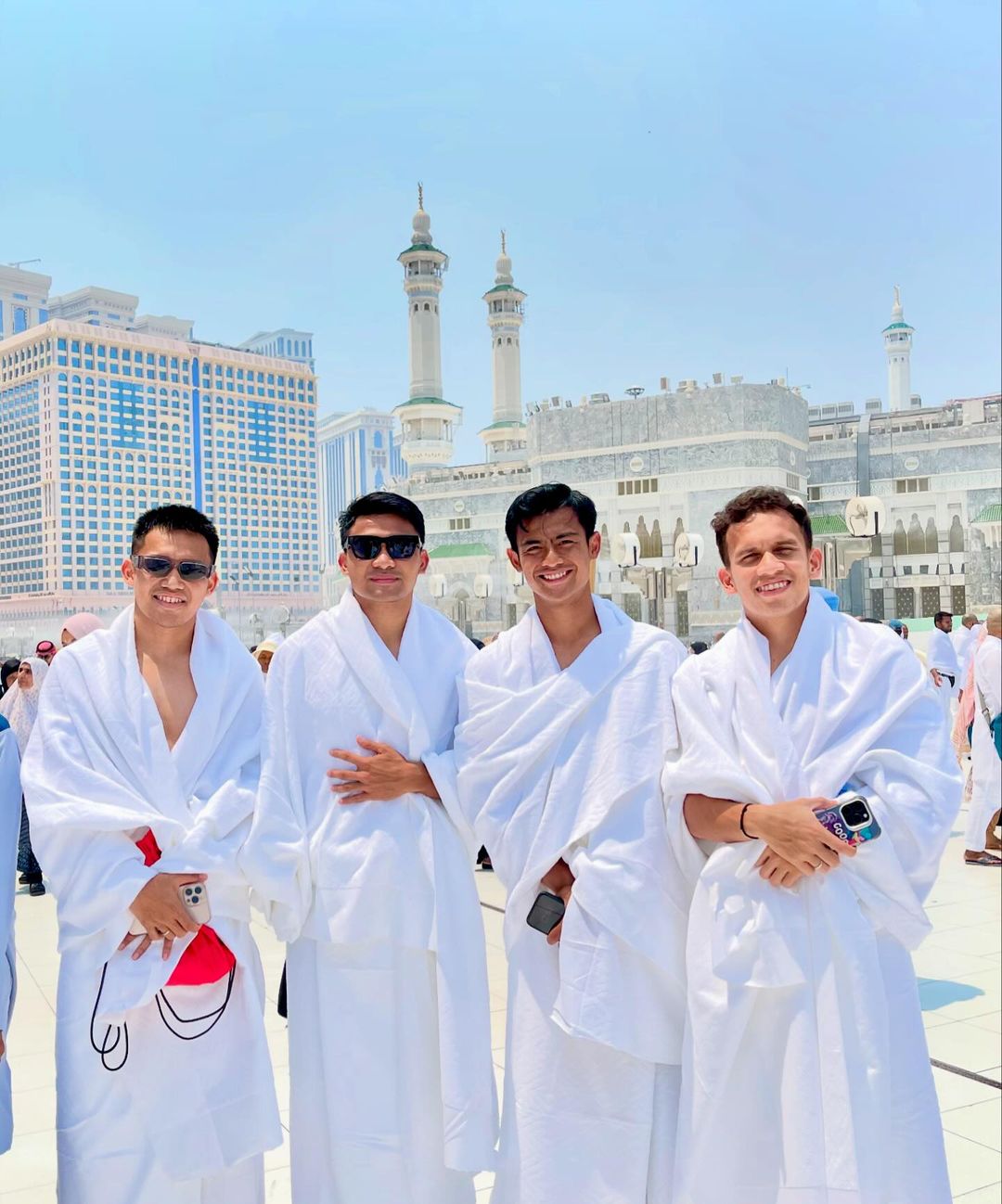 Pemain timnas Indonesia terpantau melakukan ibadah umroh. Dari Kiri ke Kanan: Witan Sulaeman, Asnawi Mangkualam, Pratama Arhan dan Egy Maulana. Foto: Instagram @Pratamaarhan8