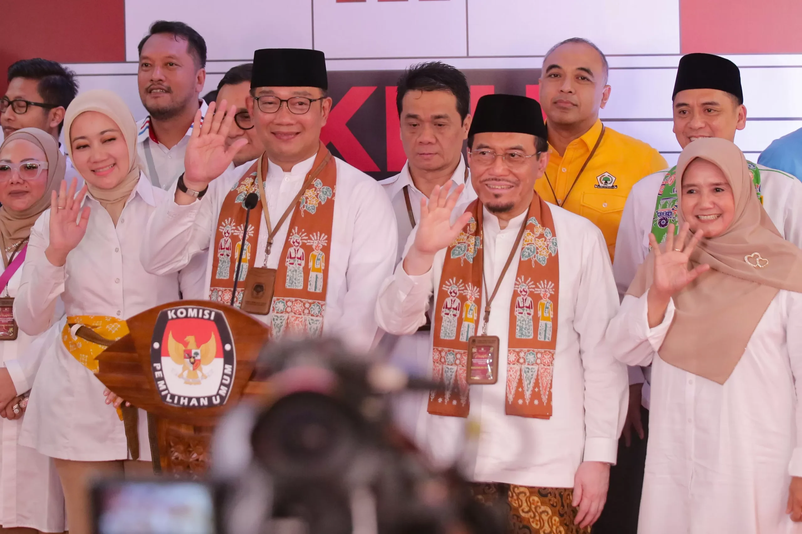 Ridwan Kamil bersama Suswono saat pendaftaraan KPU. Sumber Foto: Istimewa Politik