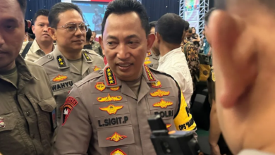 Kapolri Jenderal Pol. Listyo Sigit Prabowo (tengah) , Sumber foto: Istimewa