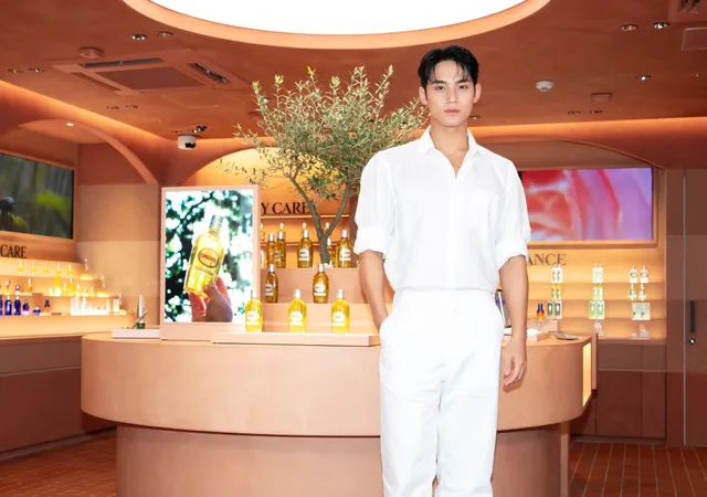 Mingyu SEVENTEEN Sumber Foto: L'Occitane