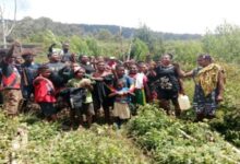 Masyarakat Kampung Penibut. Sumber foto: Dok. TEKAD.