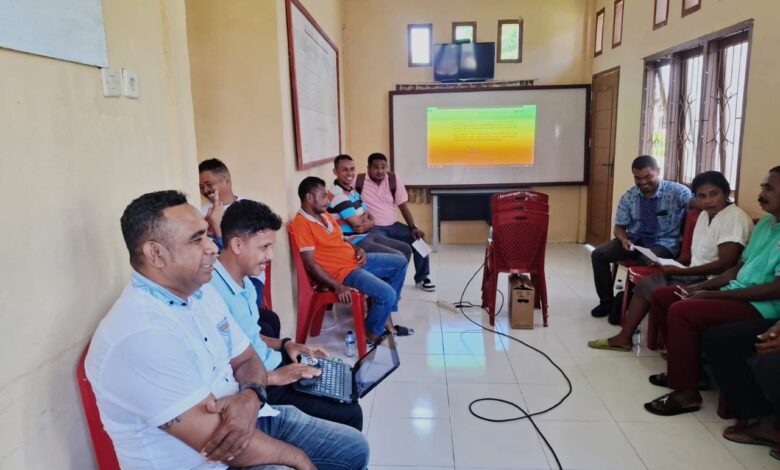 Kelompok Vinama melakukan aktivitas rapat. Sumber foto: Dok. TEKAD.