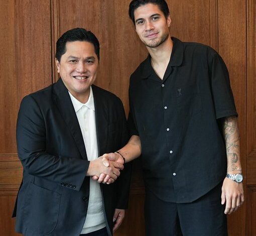 Ketua PSSI Bertemu dengan Calon Pemain Naturalisasi Kevin Diks Foto: Twitter@erickthohir