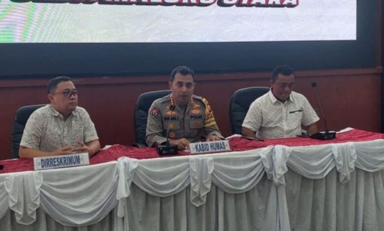 Kombes Polisi Asri Effendy (tengah), Sumber foto: Istimewa