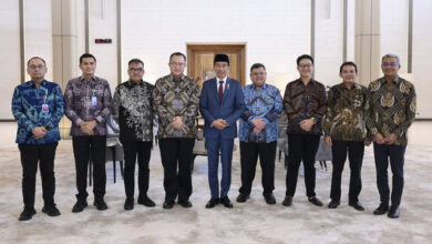 Pansel Capim dan Dewas KPK berfoto bersama usai menyerahkan nama-nama ke Presiden Jokowi di Lanud Halim Perdanakusumah, Sumber foto: Istimewa