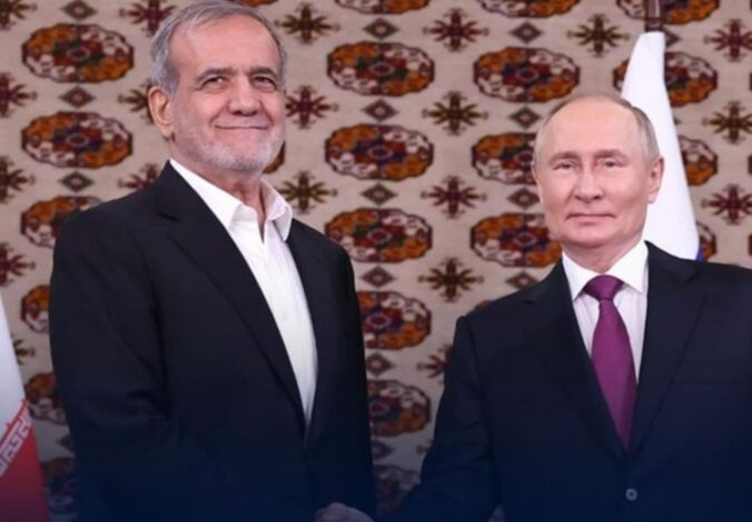 Masoud Pezeshkian dan Vladimir Putin. Sumber Foto: Istimewa