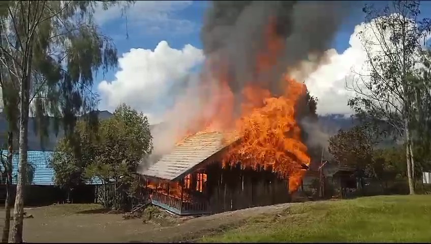 kondisi sekolah yang di bakar, Sumber foto: Istimewa