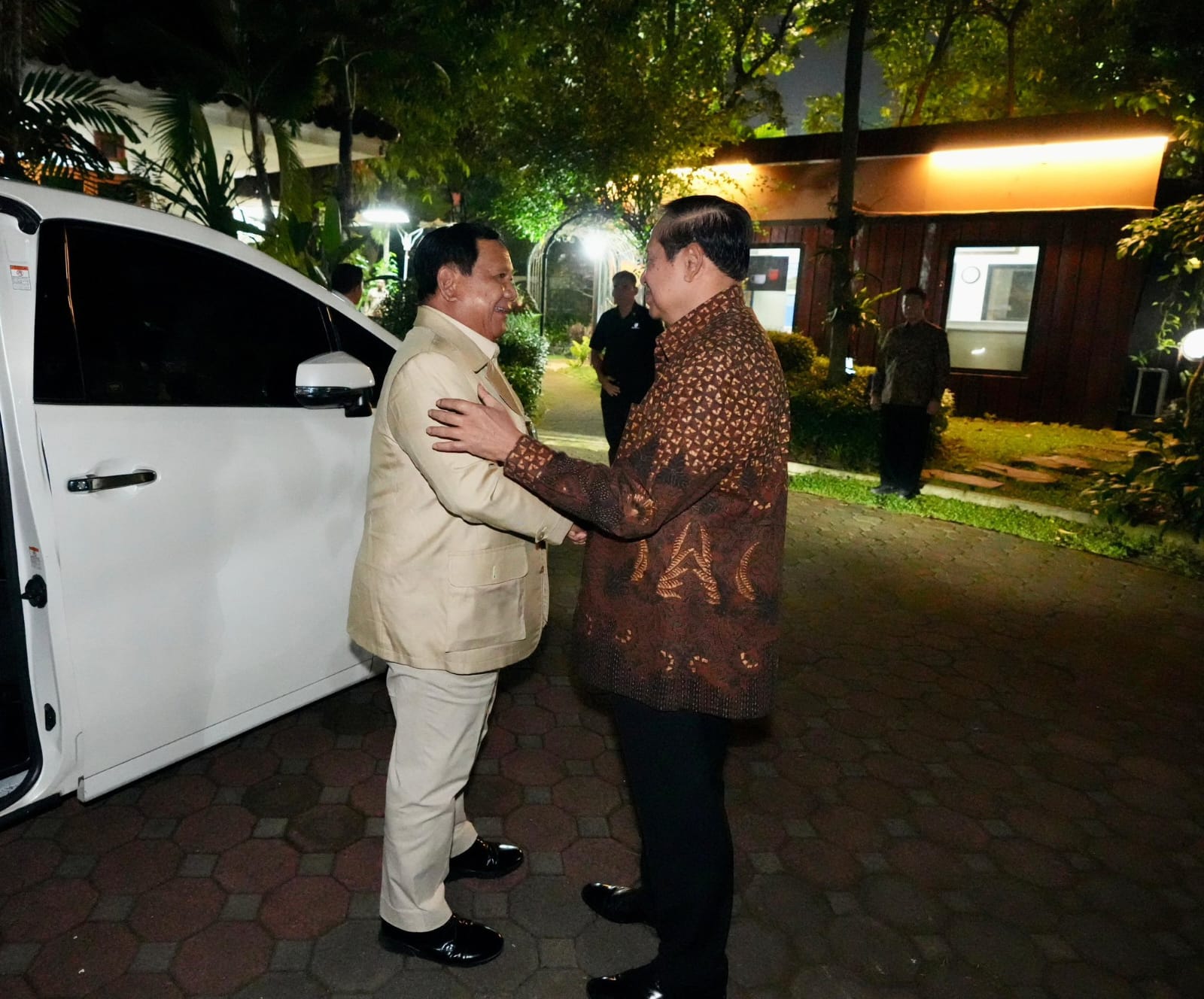 Prabowo Subianto menemui Presiden ke-6 RI Susilo Bambang Yudhoyono (SBY) di Cikeas. Sumber: Istimewa