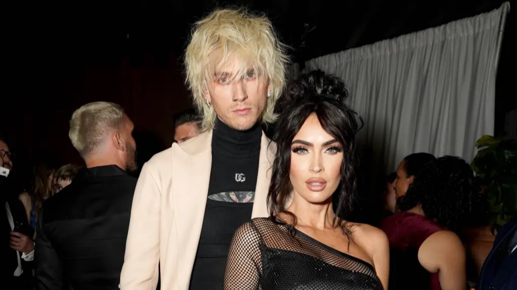 Megan Fox dan Machine Gun Kelly Sumber Foto: Getty Images