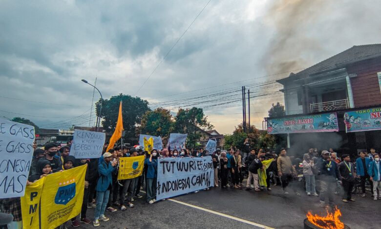 Keterangan foto: Aksi PC PMII Bondowoso. Sumber: Istimewa