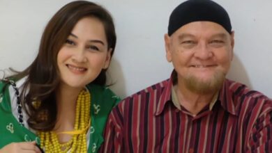 Ayah Aktris Mona Ratuliu Meninggal Dunia