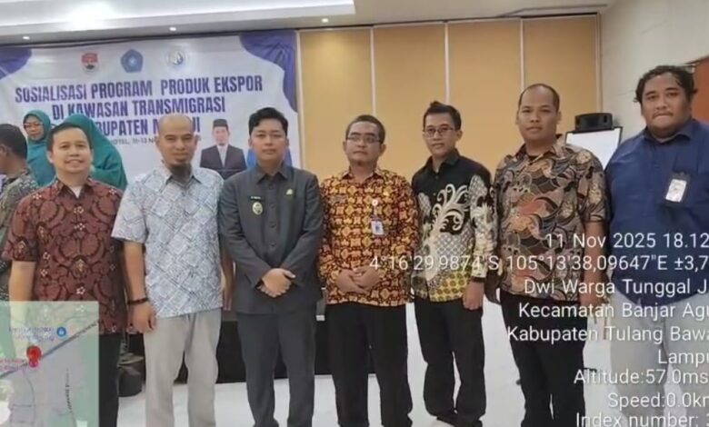 Tim Kementerian Transmigrasi, Wakil Bupati dan Dinas Nakertrans Mesuji, paska pembukaan kegiatan Ekspor, Sumber Foto: Istimewa