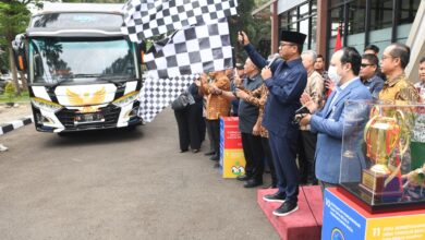 Melalui Bus Esports, Cara Mendes Yandri Bangkitkan Kreativitas Gamer Desa Keterangan: Pelepasan bus Esport Desa, Sumber: Istimewa