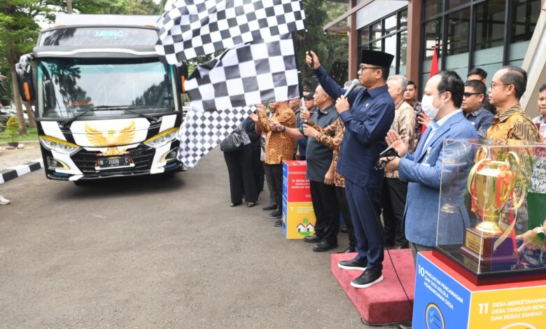 Keterangan: Pelepasan bus Esport Desa, Sumber: Istimewa