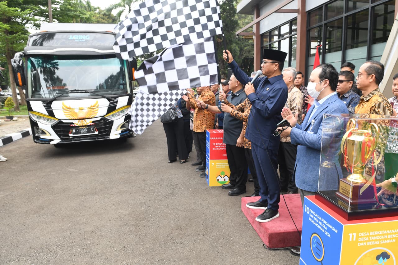 Keterangan: Pelepasan bus Esport Desa, Sumber: Istimewa