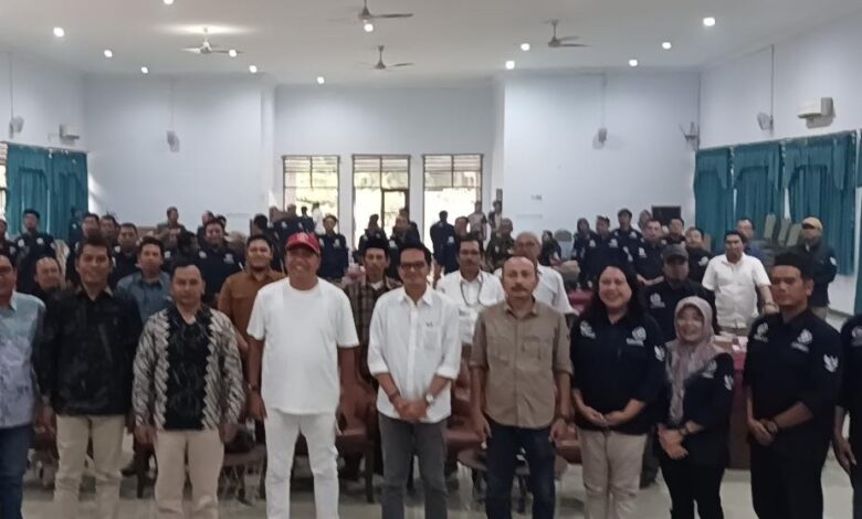Bupati Situbondo, Yusuf Rio Parayogo seusai memberikan paparan materi. Sumber: dok. pribadi.