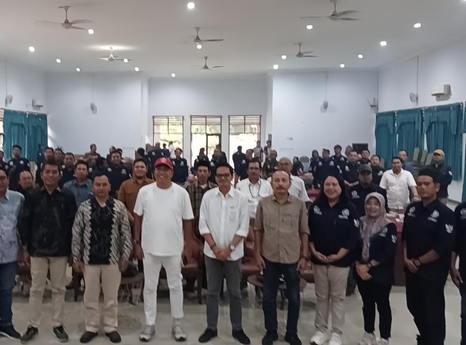 Bupati Situbondo, Yusuf Rio Parayogo seusai memberikan paparan materi. Sumber: dok. pribadi.